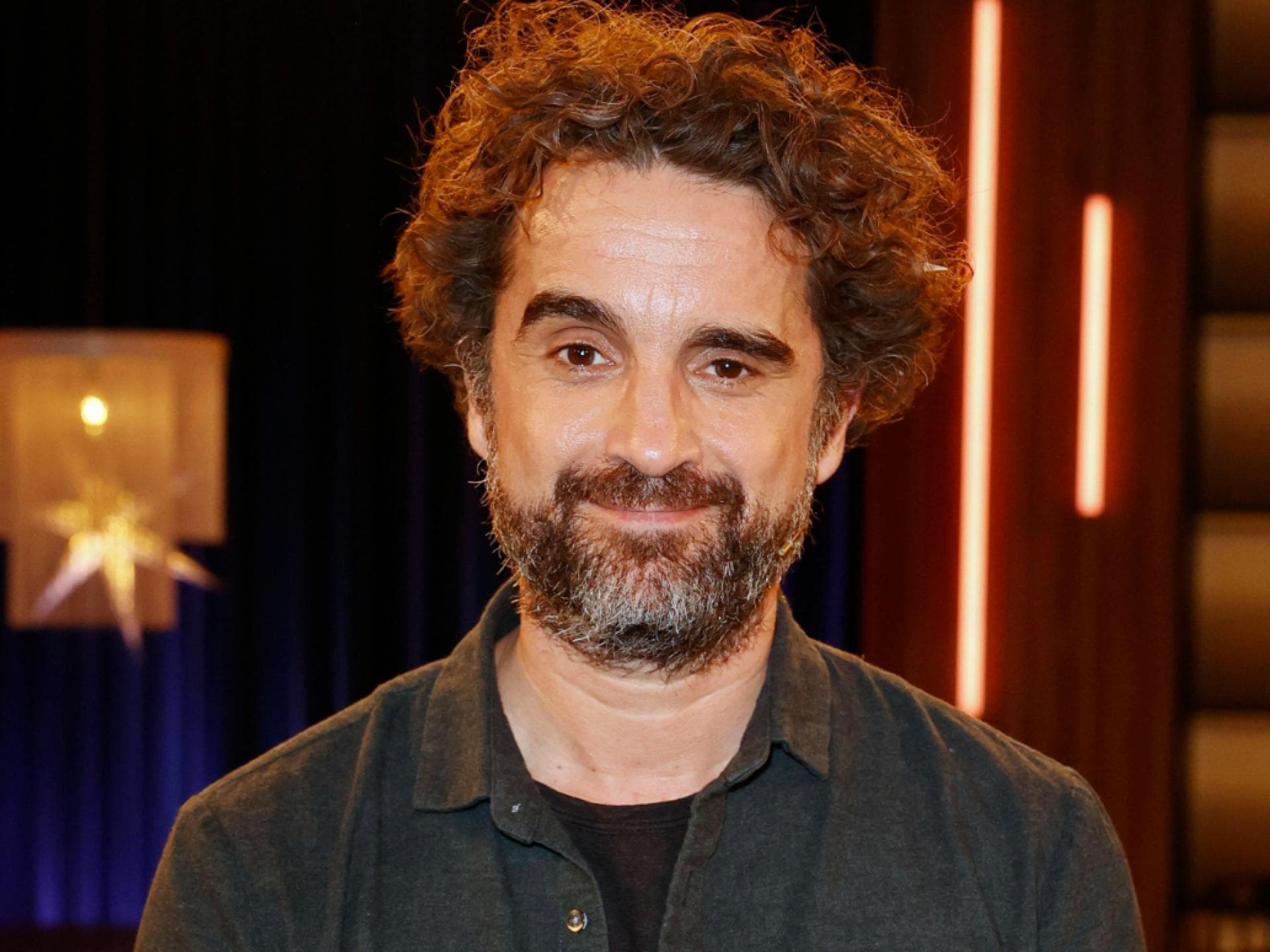 Oliver Wnuk lächelt