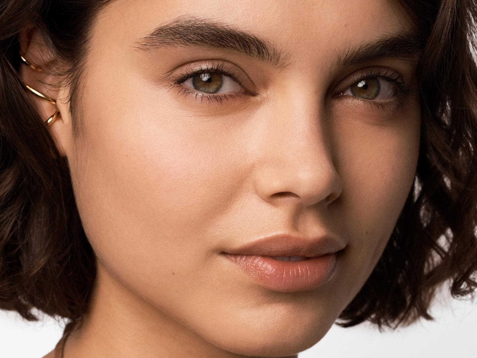 Foundation von Guerlain Frau mit makelloser Haut