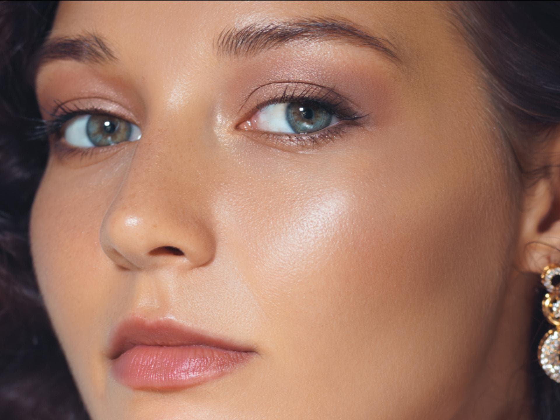 Frau mit tollem Augen-Make-up