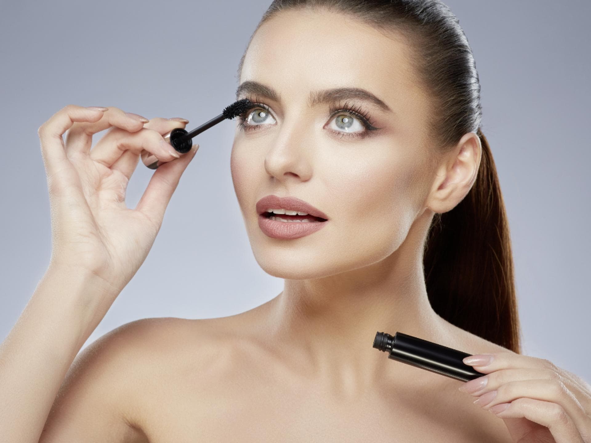Mascara K-Beauty Frau mit Mascara