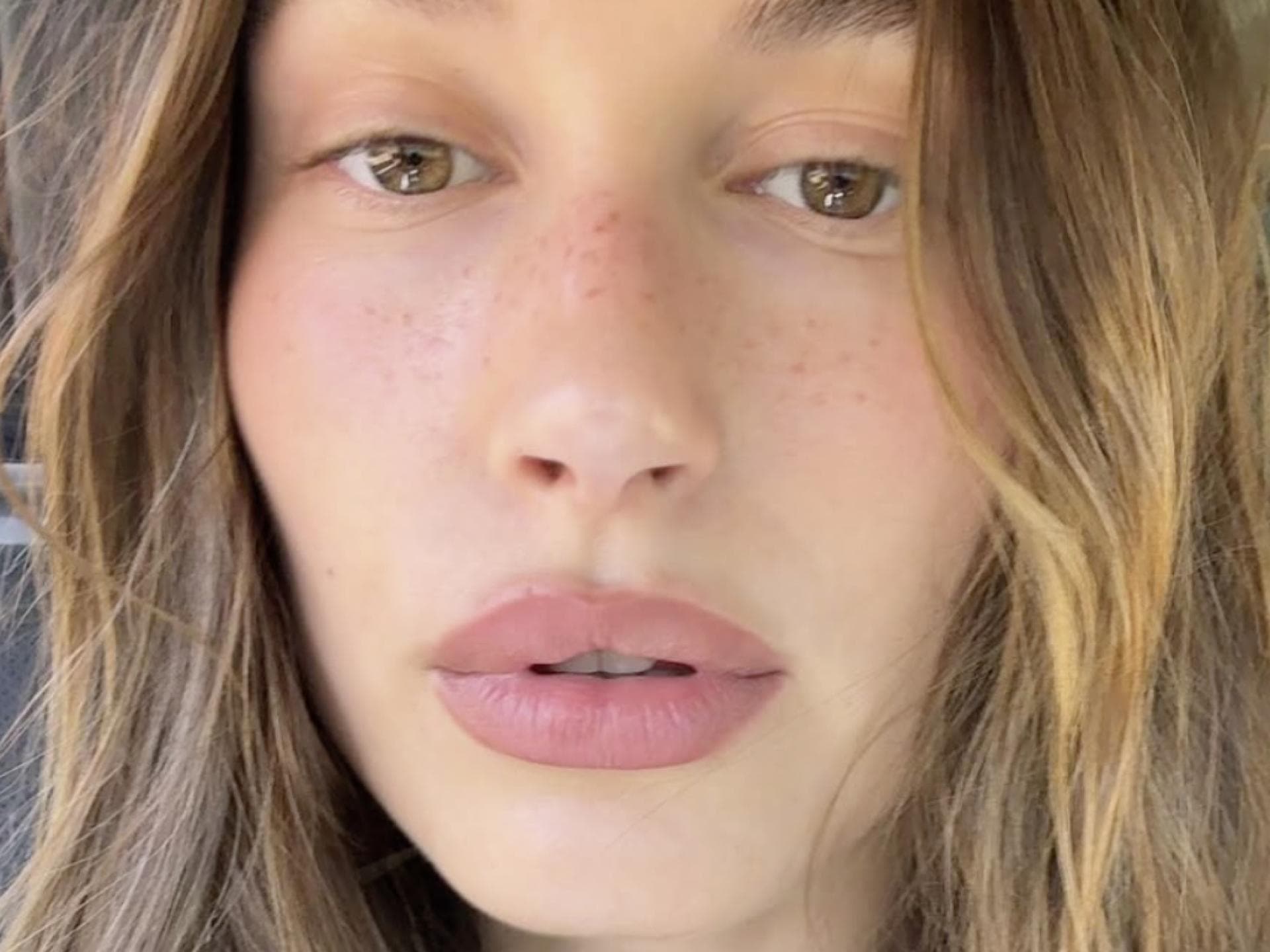 Hailey Bieber Make-up Hailey Bieber close-up