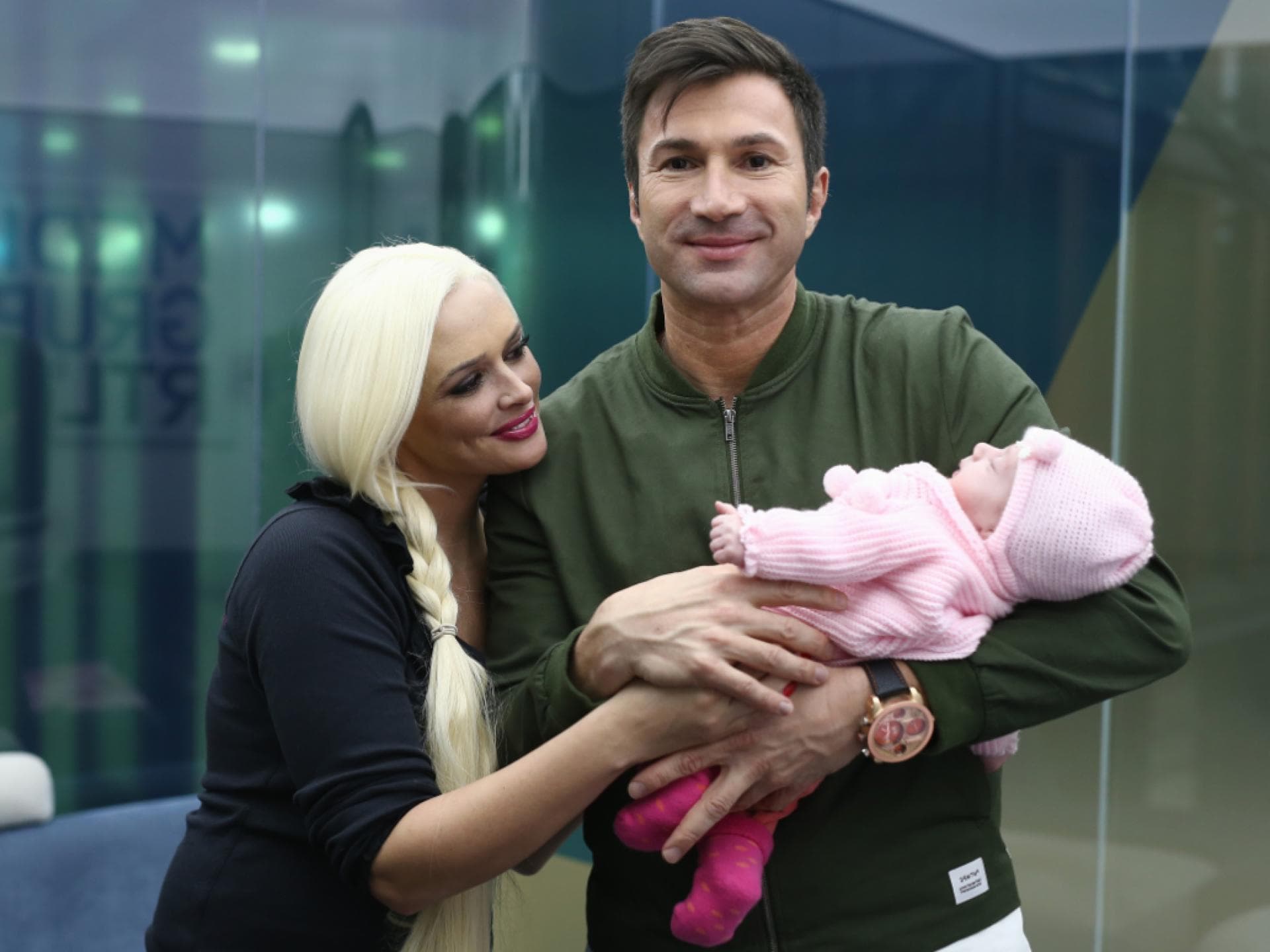 Lucas Cordalis  mit Daniela Katzenberger und Baby Sophia
