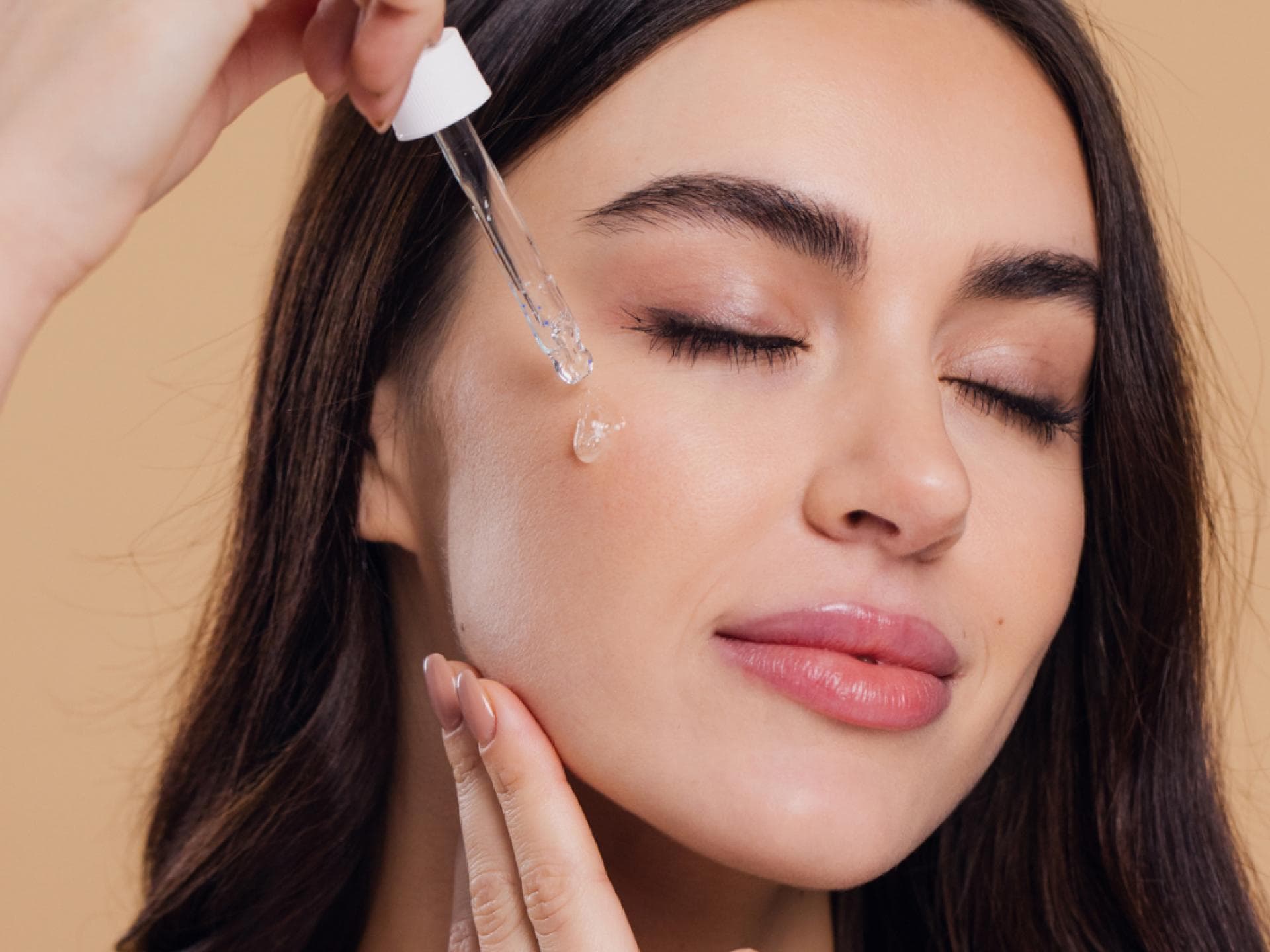 Glow-Drops von Weleda Frau mit Serum