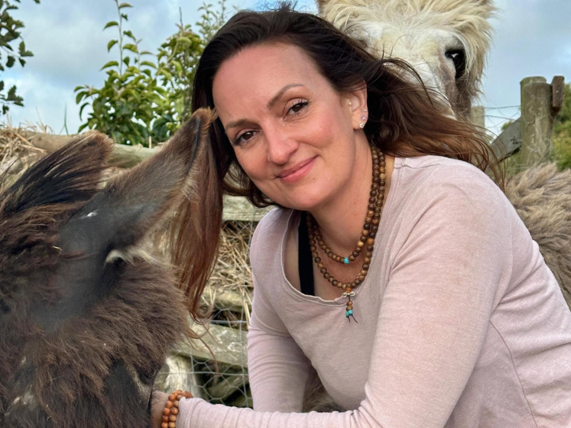 Nadine Bauer sucht Frau International