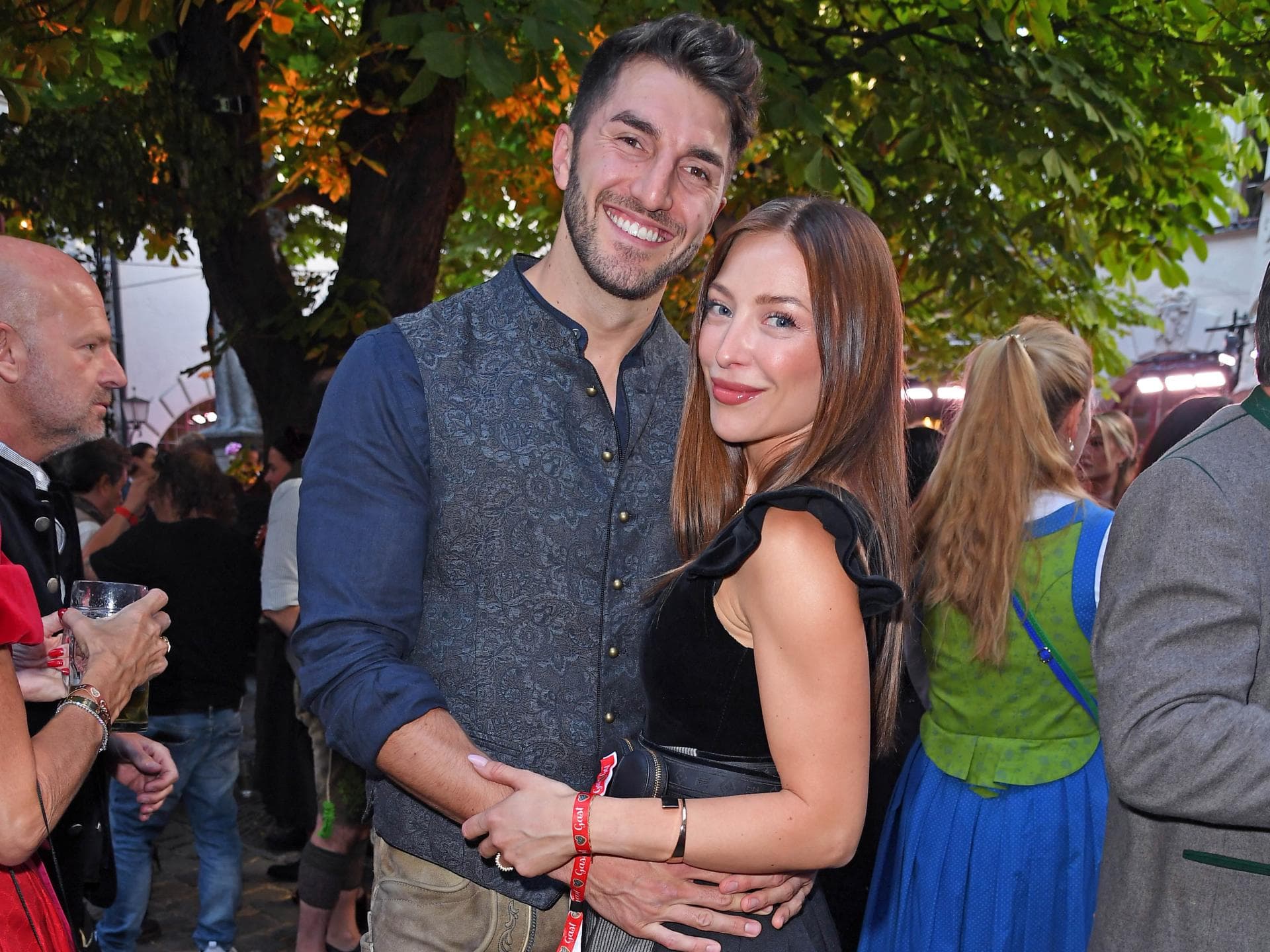 "Bachelor" Dennis Gries und Freundin Katja beim "HeidiFest"
