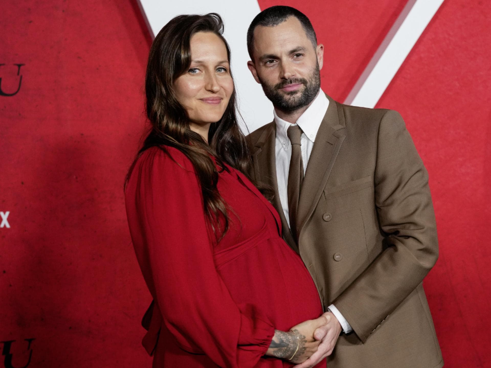 Penn Badgley mit schwangeren Domino