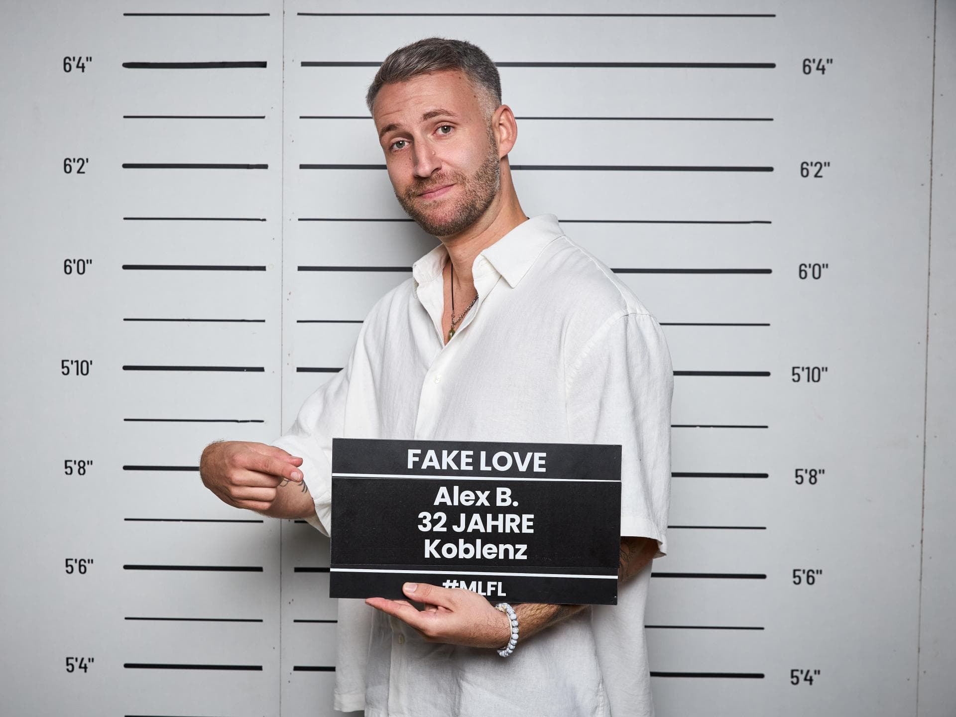 Alex B., "Make Love Fake Love"-Kandidat