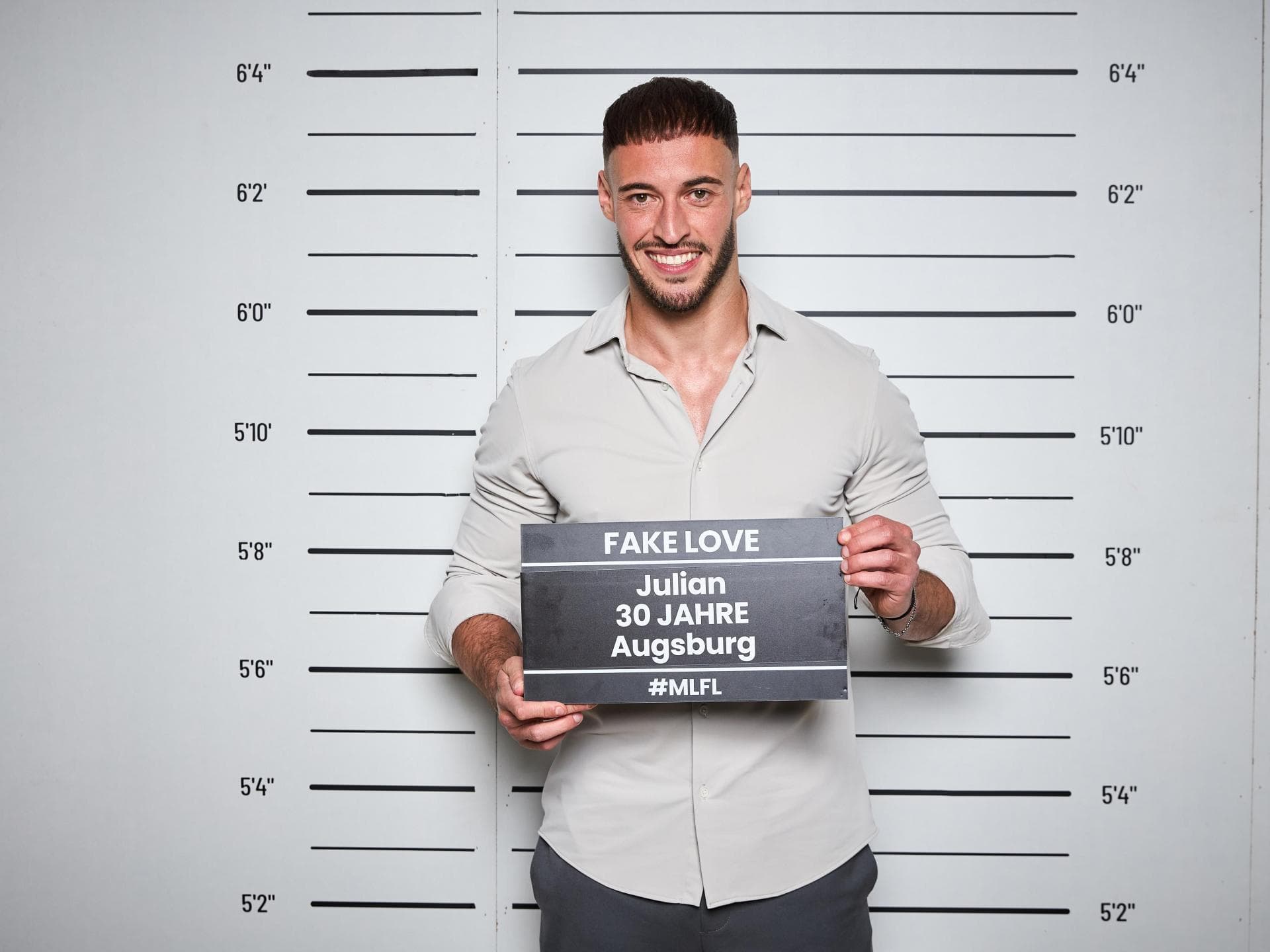 Julian, "Make Love Fake Love"-Kandidat