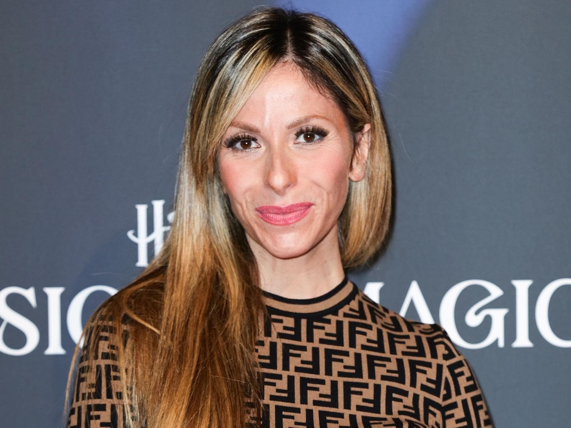 Gülcan Kamps neutral