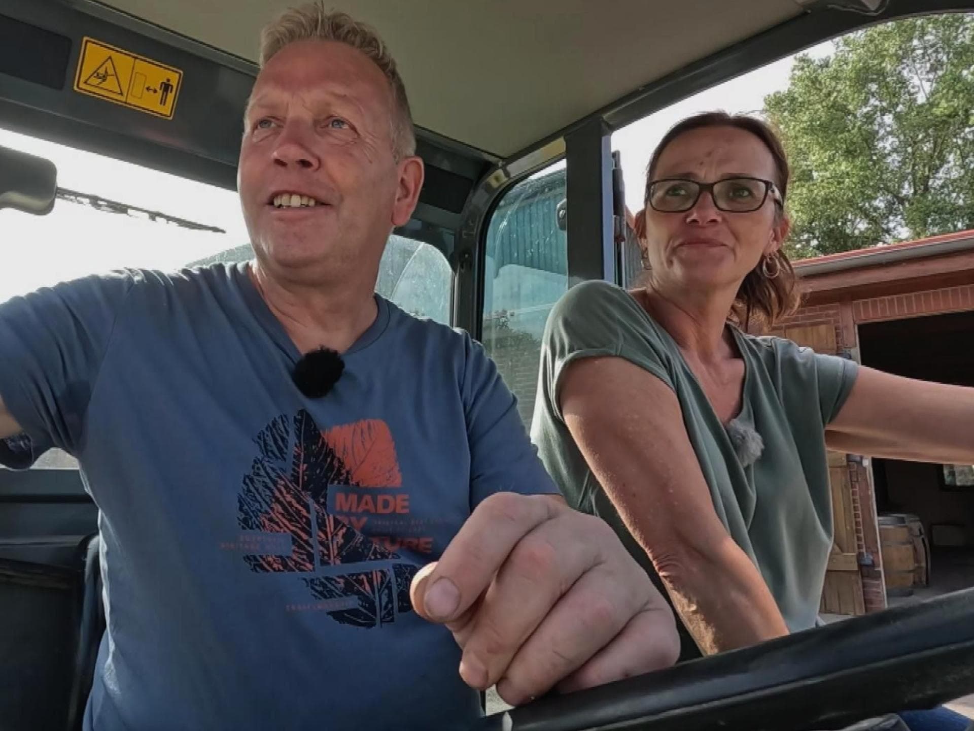 Jörg und Kirstin im Traktor bei BsF