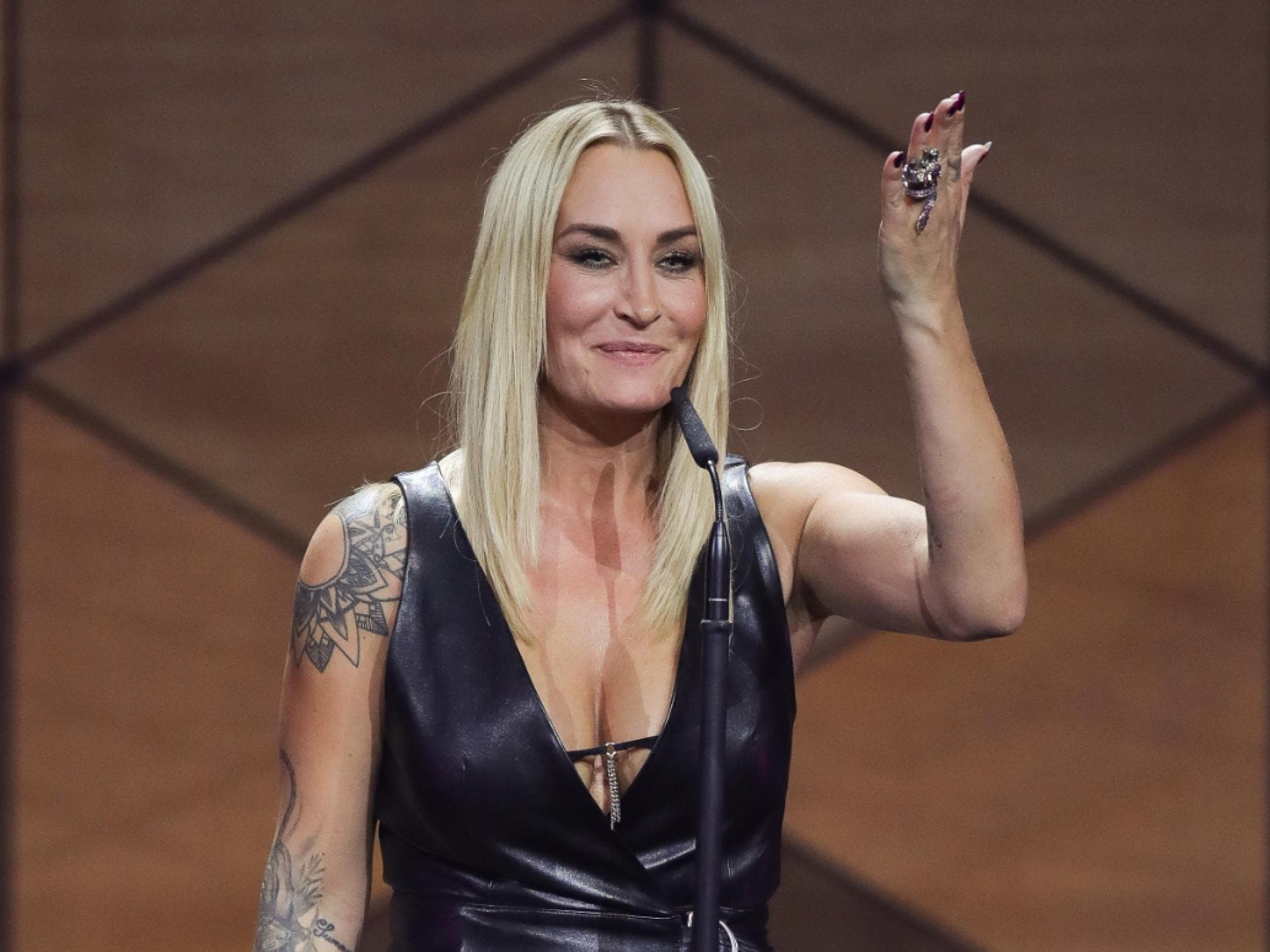 Sarah Connor Hand hoch