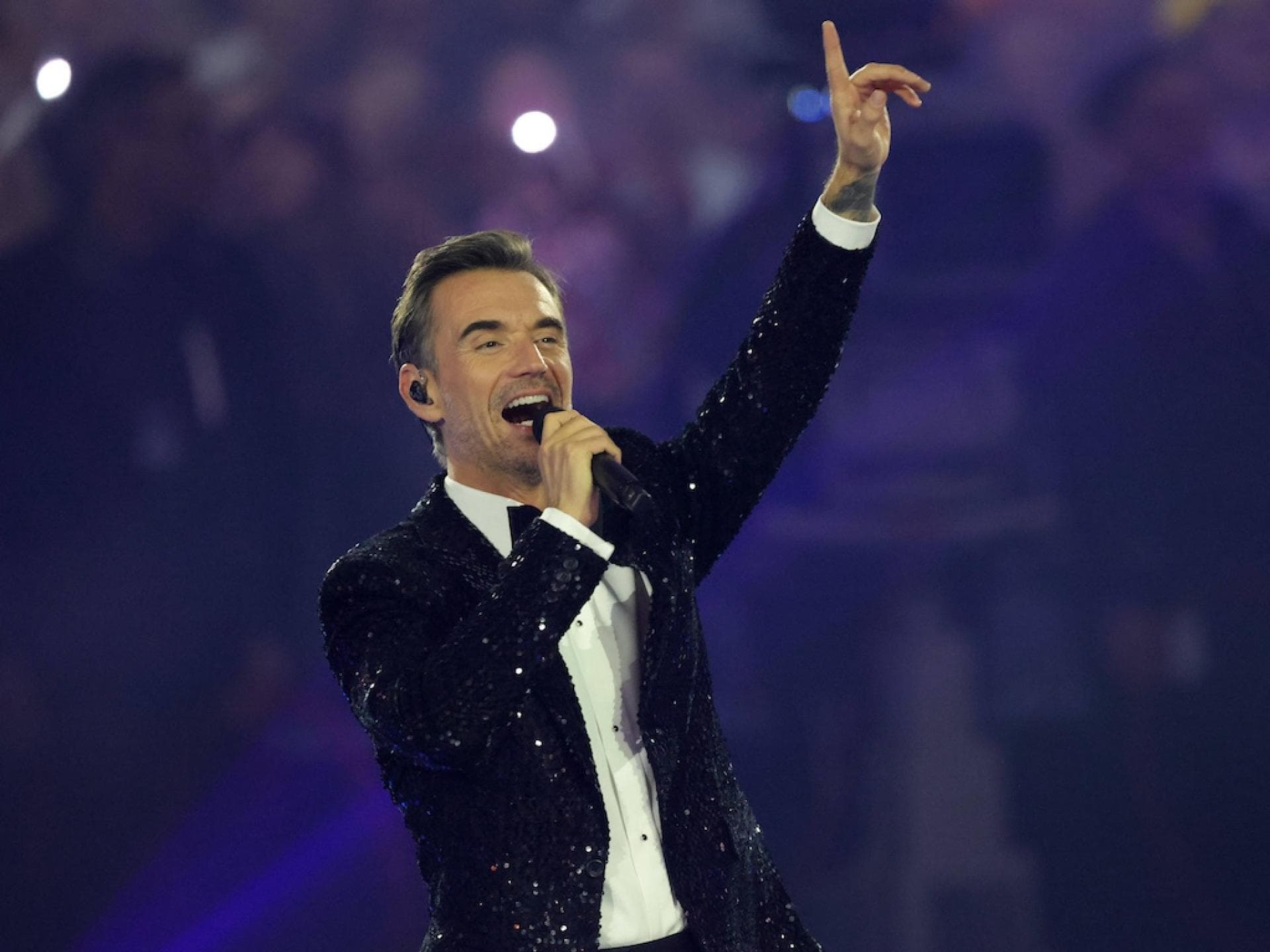 Florian Silbereisen mit Mikrofon