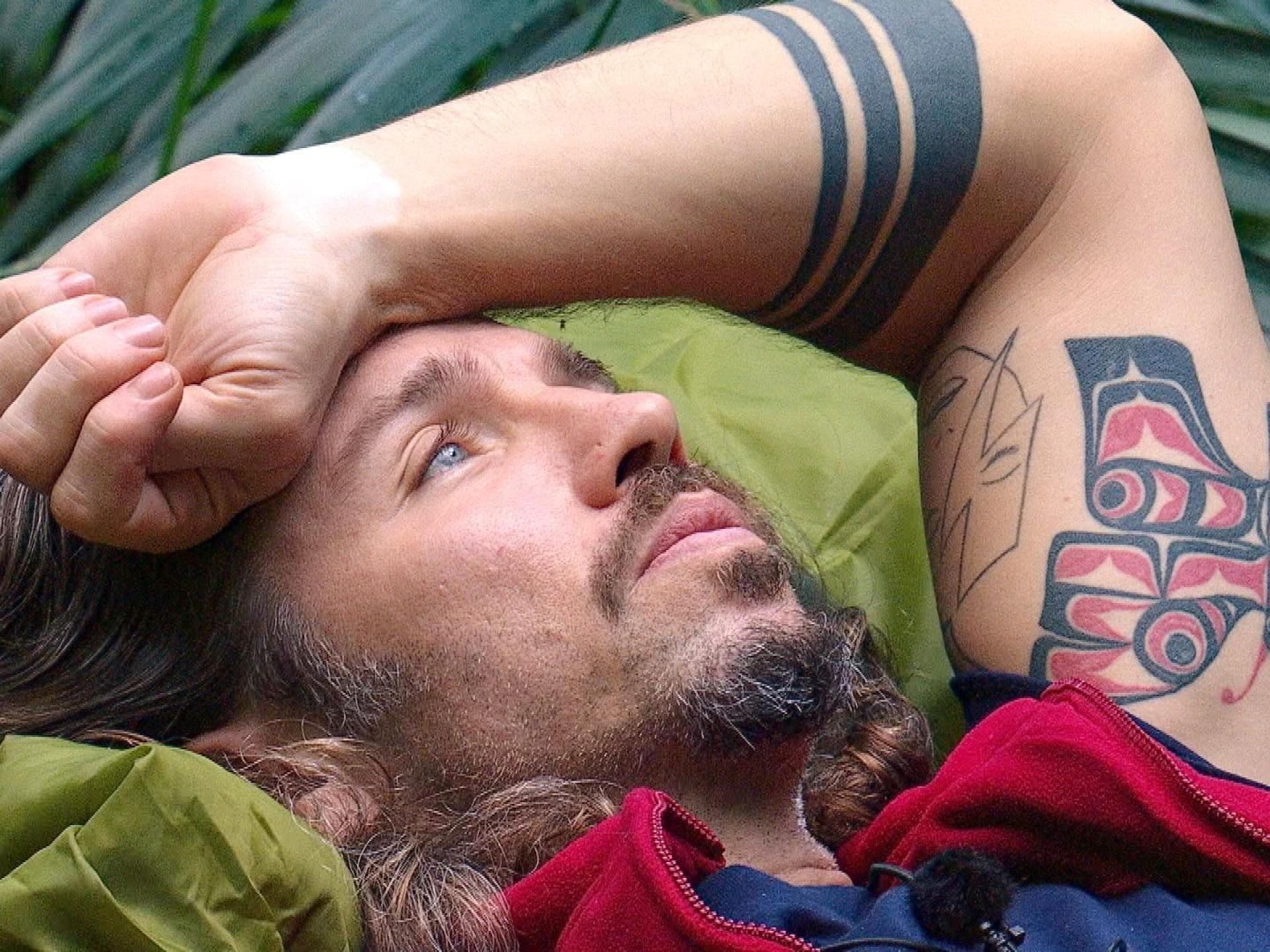 Gil Ofarim nachdenklich im Dschungelcamp