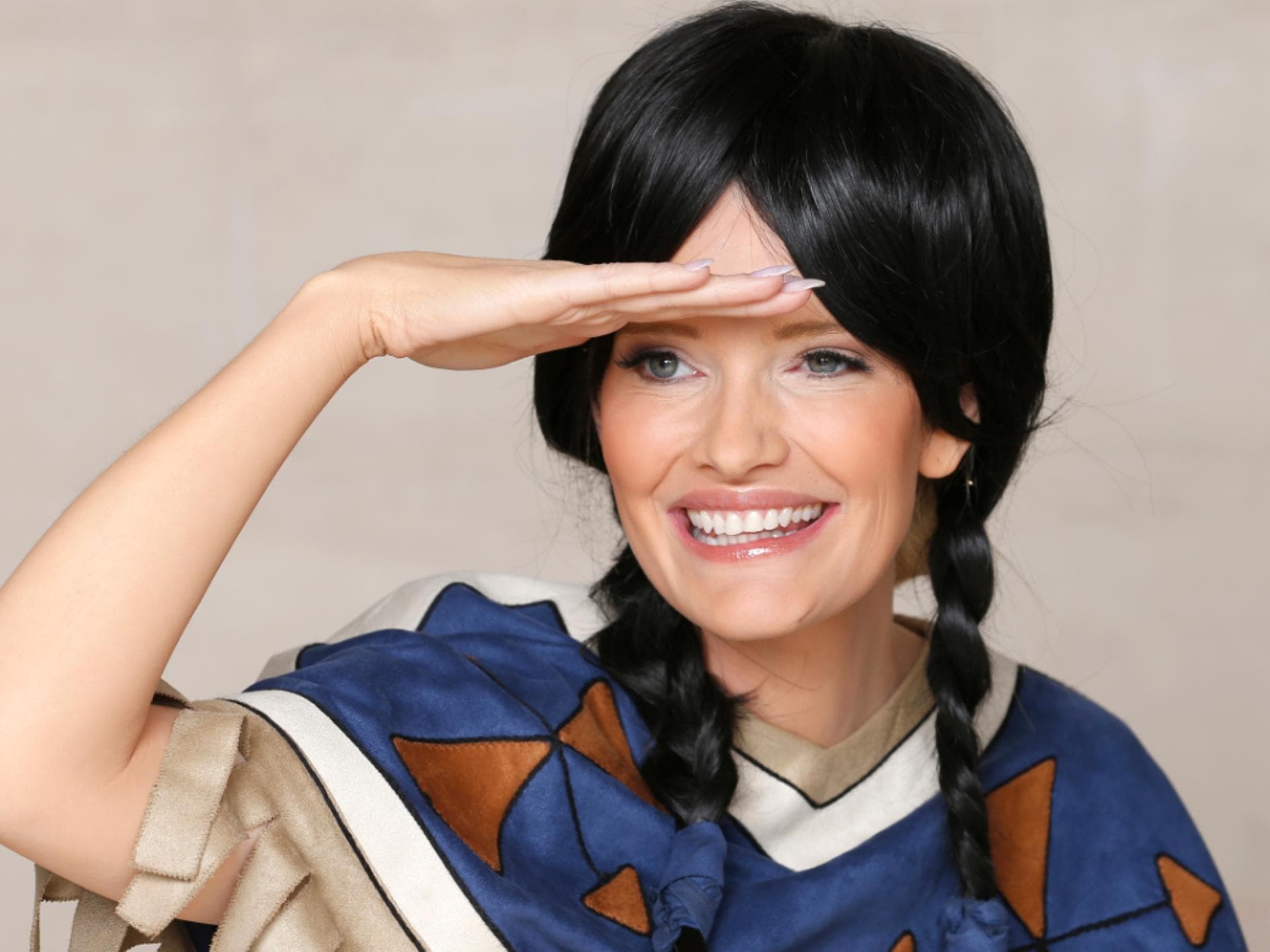 Mirja du Mont mit dunklen Haaren