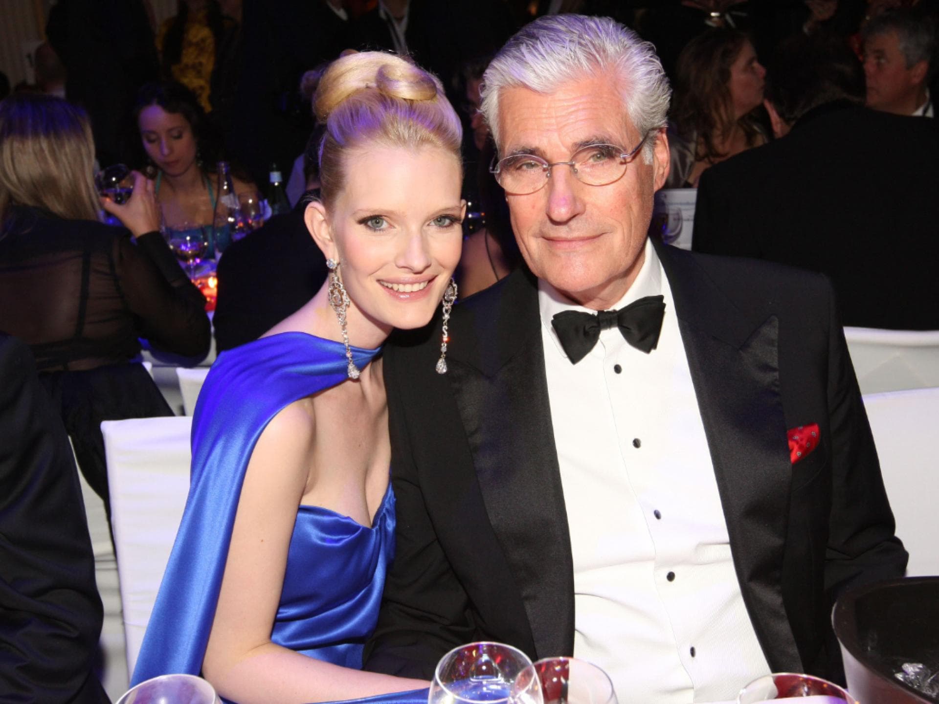 Mirja du Mont mit blauen Kleid