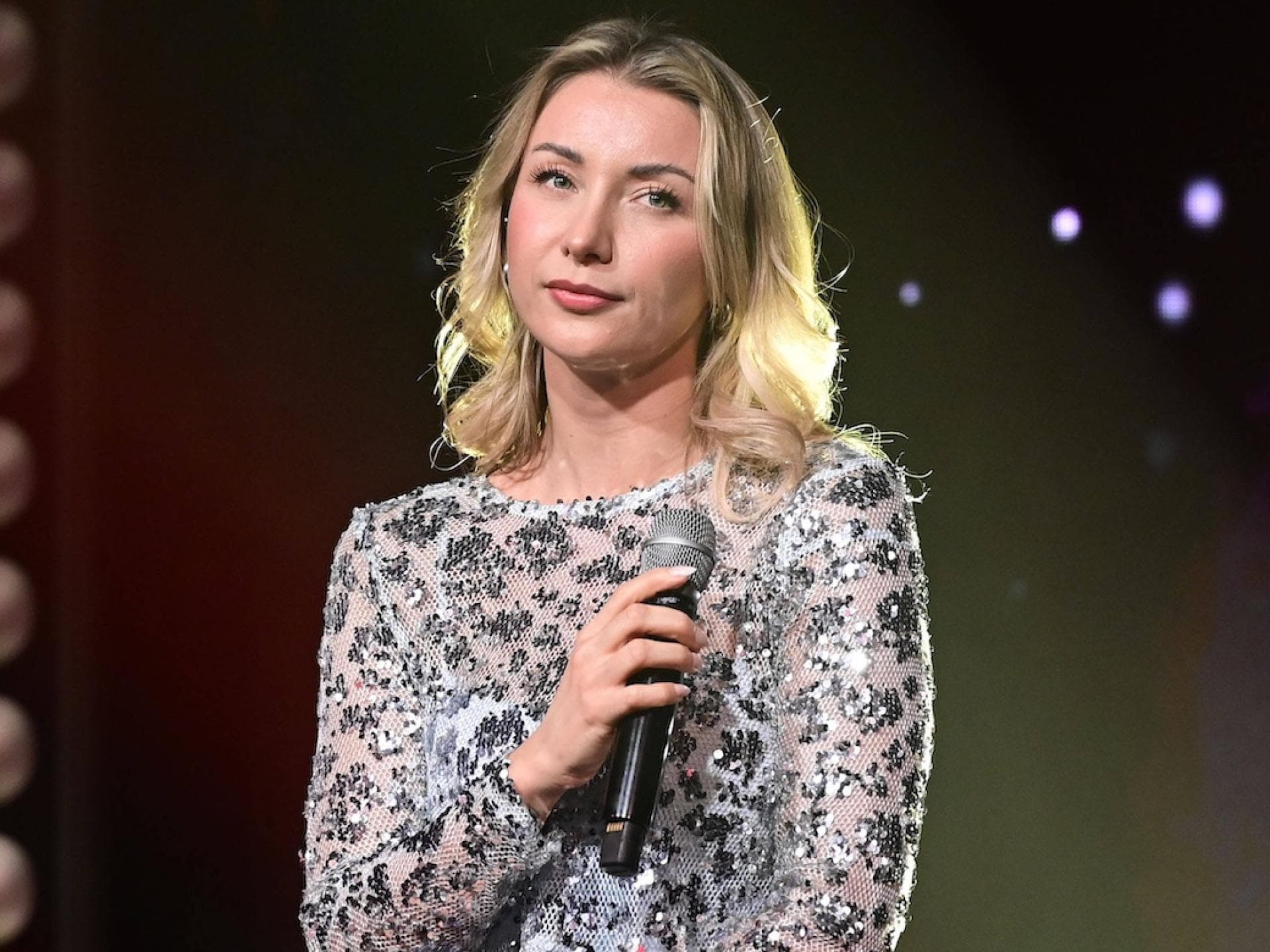 Anna-Carina Woitschack guckt traurig