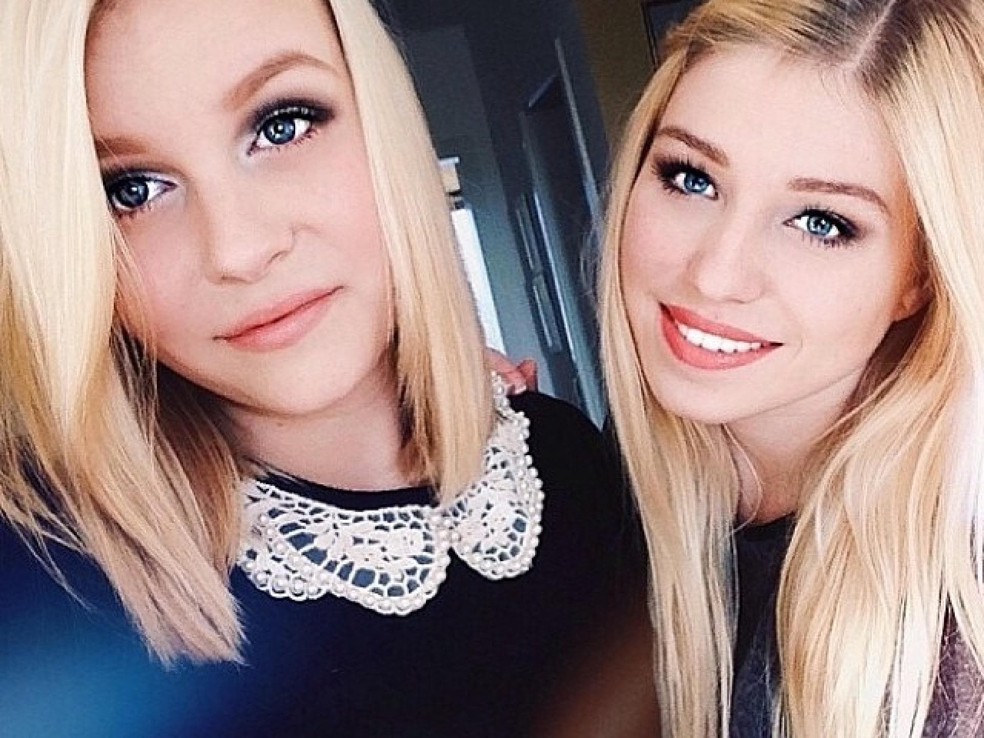 Dagi Bee & Bibi Selfie