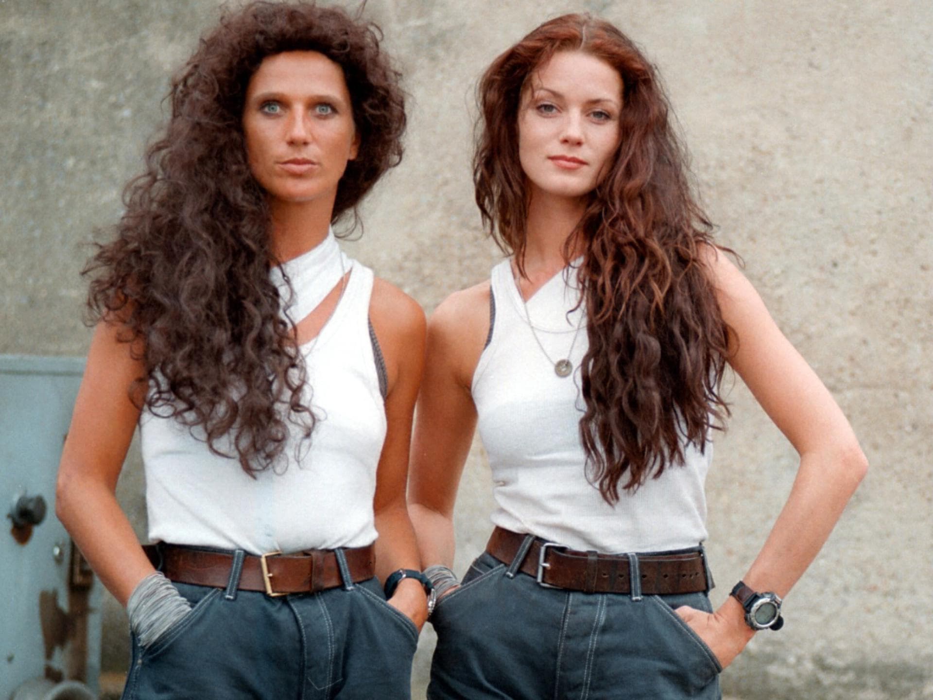 Esther Schweins mit Stuntdouble