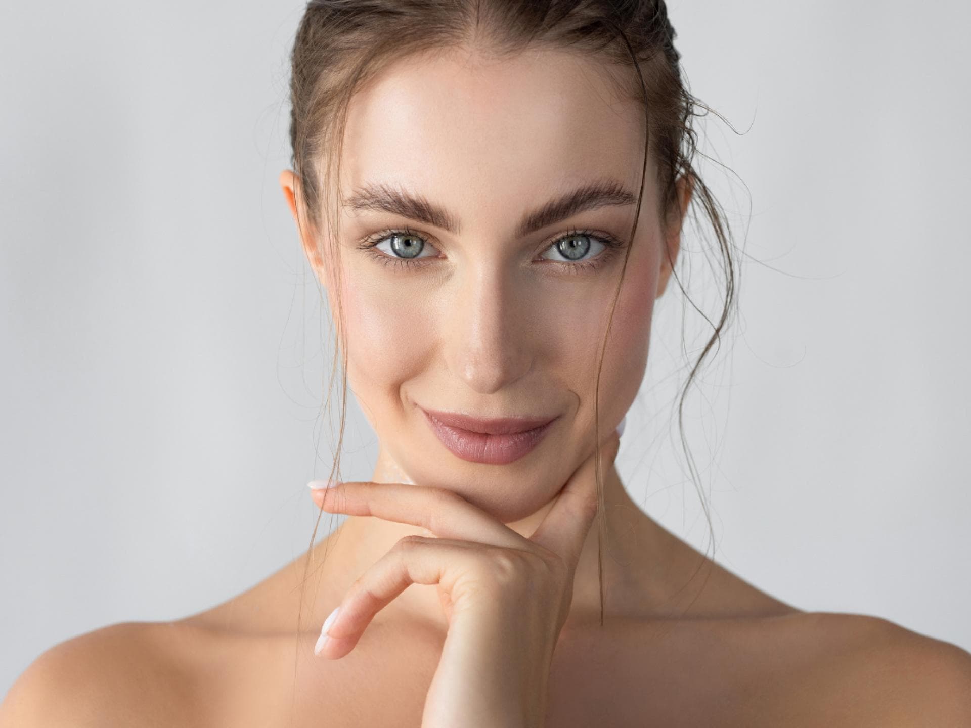 Frau mit mattem schönen Teint