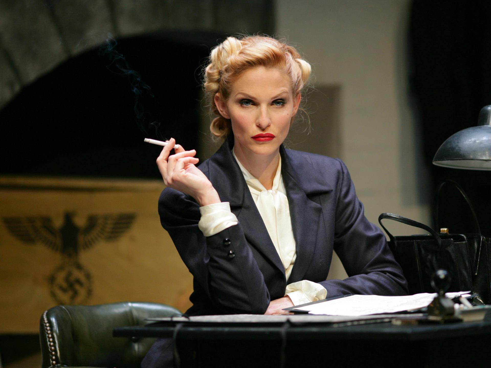 Sonya Kraus mit Hochsteckfrisur