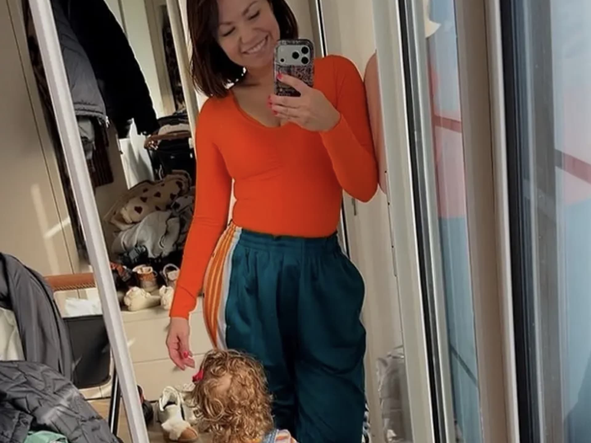 Christina Hänni Spiegelselfie mit Tochter