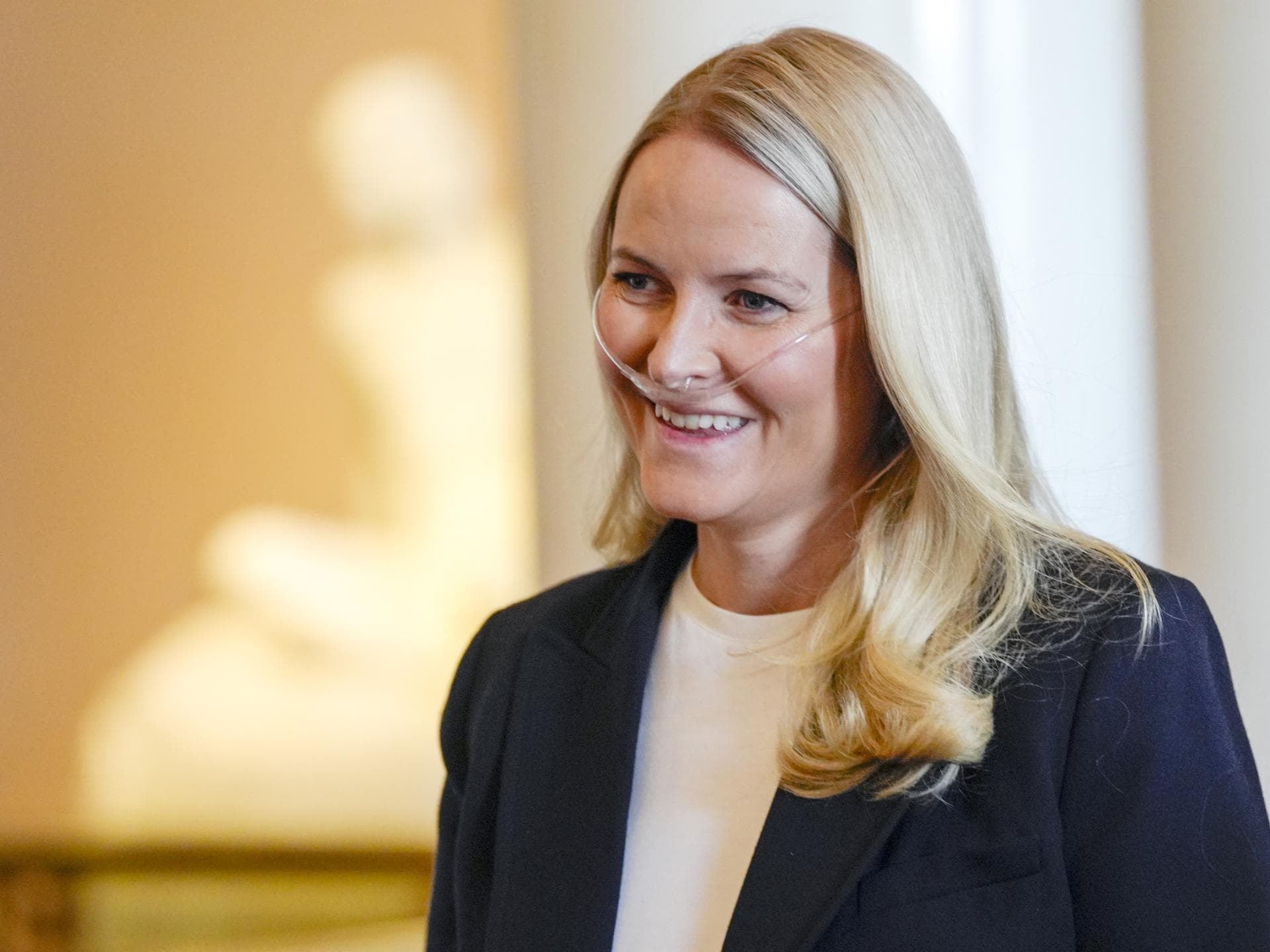 Prinzessin Mette-Marit von Norwegen zeigte sich erstmals mit einem Sauerstoffgerät