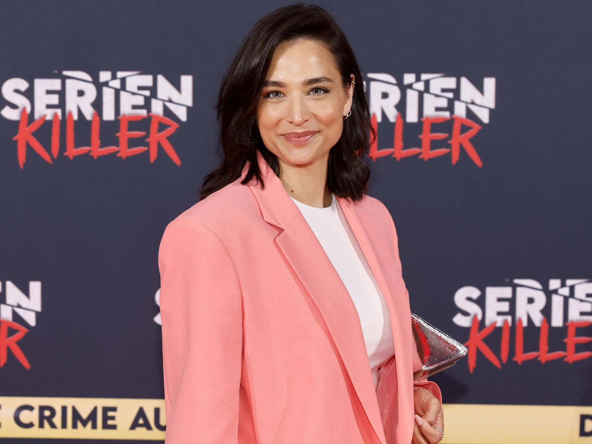 Amira Aly im Frühjahr 2026 mit Longbob