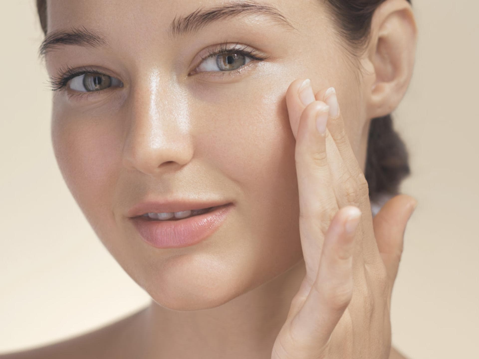 Frau perfekte Haut BB Cream