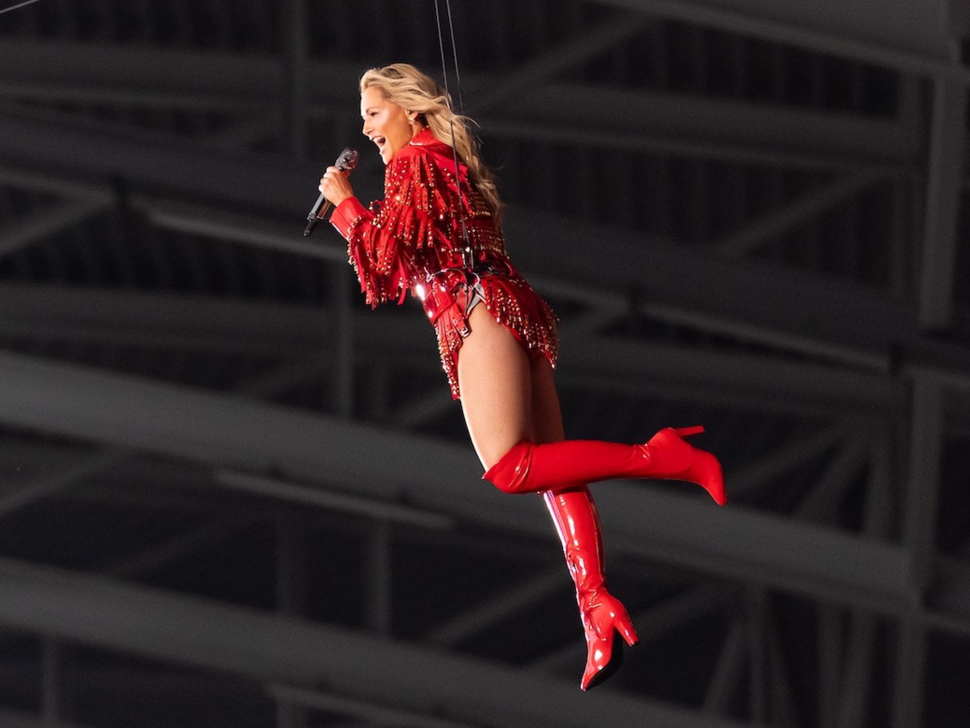 Helene Fischer fliegt während Stadion-Tournee