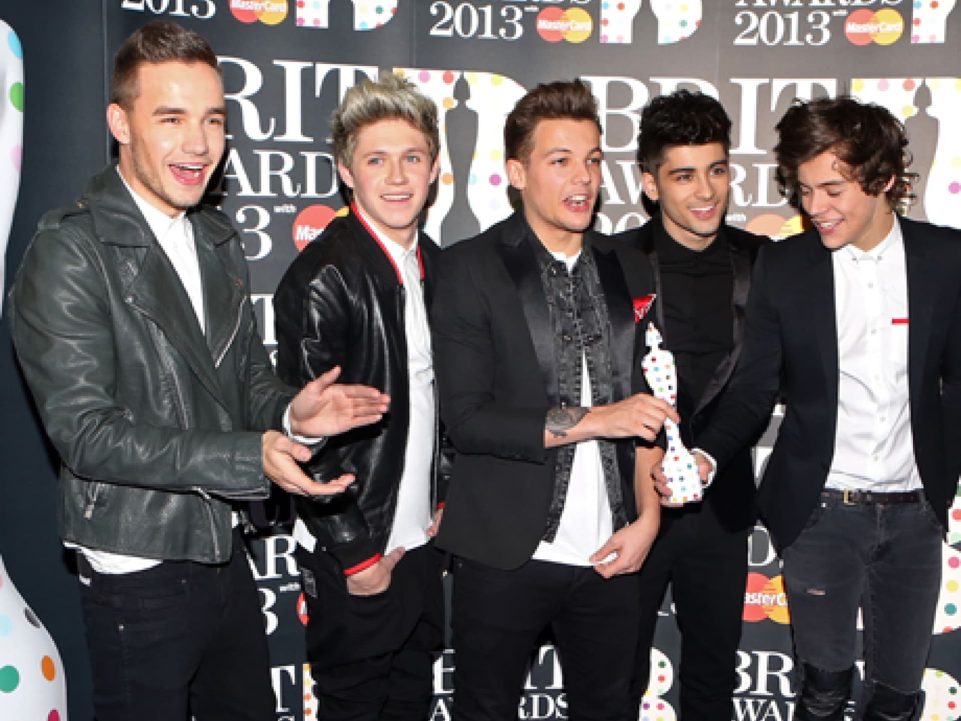 Die Jungs von One Direction sind nun stolze Bewohner einer Luxusvilla in der besten Lage Hollywoods Die Jungs von One Direction sind nun stolze Bewohner einer Luxusvilla in der besten Lage Hollywoods