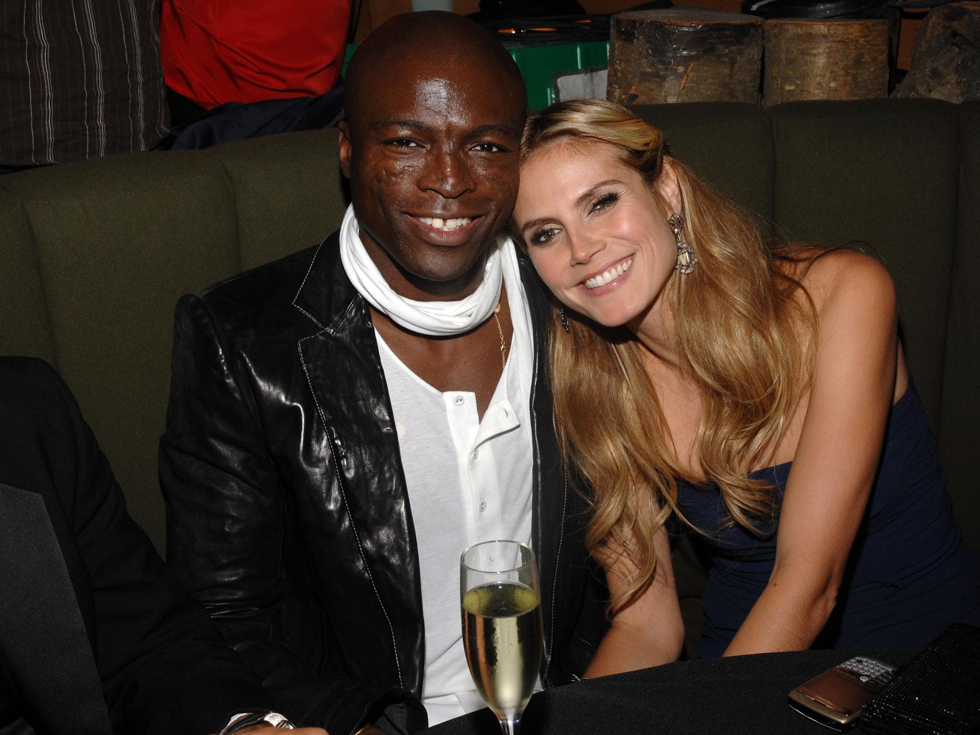 Seal und Heidi Klum kuscheln
