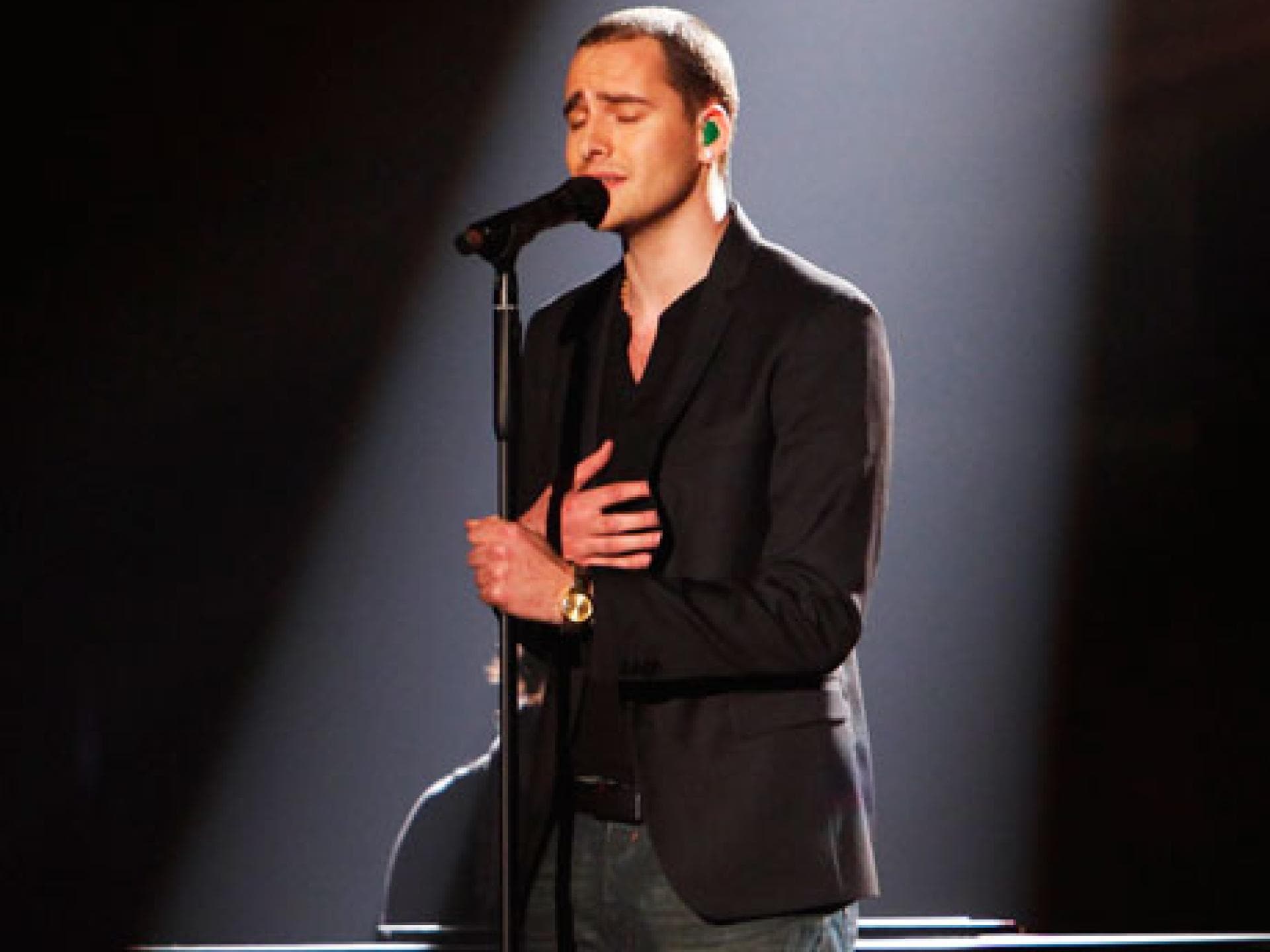 Die vierte Live-Show: Schmusesänger Michael Lane aus Team Xavier konnte sich mit dem Song "Angel" gegen...