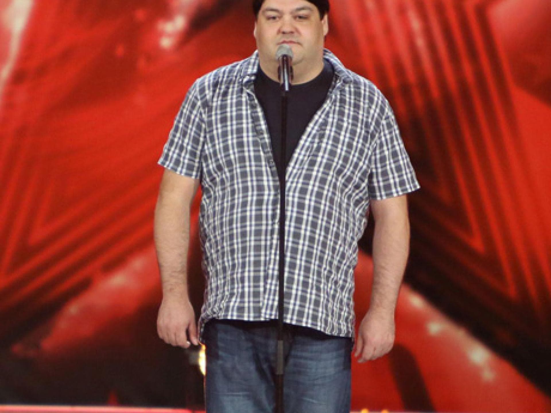 Armin Eiber, 36, aus Waldkraiburg singt "I would do anything for you" von Meat Loaf und wurde für seine Leistung von der Jury gelobt