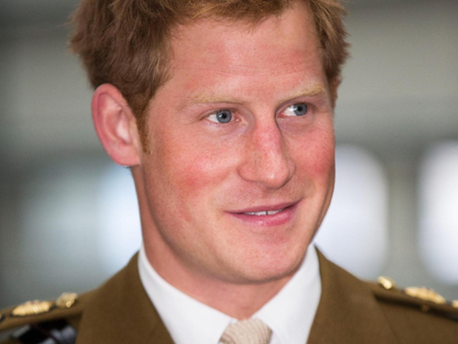 Ein besonders sympathisches Exemplar: Prinz Harry. In Großbritannien gibt es besonders viele "Gingers", wie sie dort gerne abwertend genannt werden. In Schottland gibt es die größte Dichte an Rothaarigen - angeblich sind 13 % der Bevölkerung die ungewöhnliche Haarfarbe Ein besonders sympathisches Exemplar: Prinz Harry. In Großbritannien gibt es besonders viele "Gingers", wie sie dort gerne abwertend genannt werden. In Schottland gibt es die größte Dichte an Rothaarigen - angeblich sind 13 % der Bevölkerung die ungewöhnliche Haarfarbe