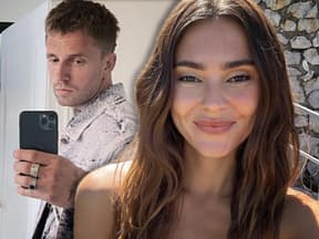 Marcus Butler macht ein Spiegel-Selfie, Stefanie Giesinger macht ein Selfie am Strand