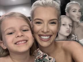 Oksana Kolenitchenko macht Selfie mit Tochter Arielle