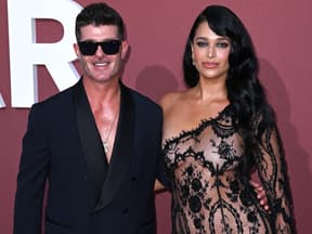 Robin Thicke und April Love Geary auf der amfAR-Gala in Cannes 2024