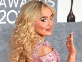 Sabrina Carpenter auf rotem Teppich