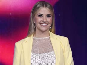 Beatrice Egli lächelt in Beatrice Egli Show
