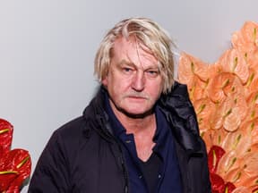 Detlev Buck guckt grimmig