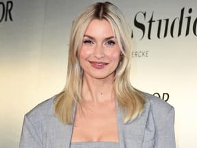 Lena Gercke lächelt