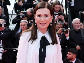iris Berben in Cannes vor Fotografen