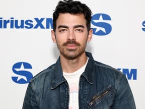Joe Jonas mit Bart