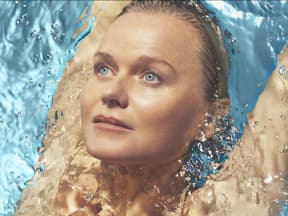 Barbara Sturm im Wasser