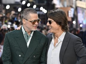 Brad Pitt & Tom Cruise lachen sich an