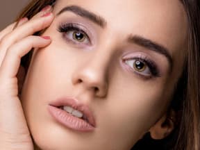 Mascara mit dichten Wimpern