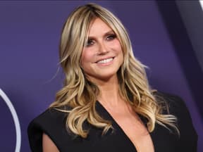 Heidi KLum strahlt