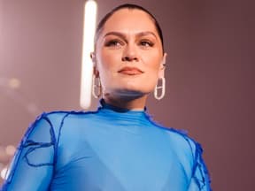 Jessie J guckt skeptisch