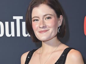 Madeline Juno lächelt