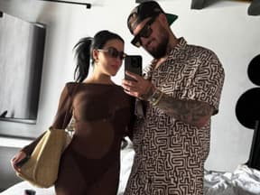 Leyla Lahouar und Mike Heiter machen Spiegel-Seflie